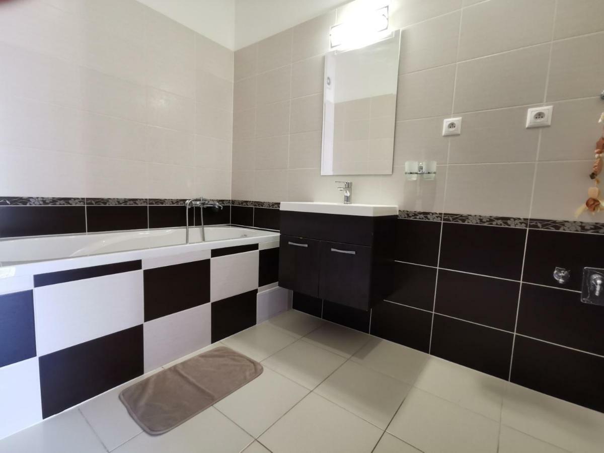 Apartment J&D Dunajská Streda Extérieur photo